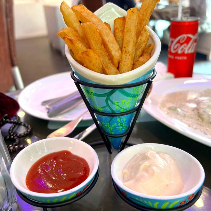 Blue Truck Art Fries Cone with Dips Set